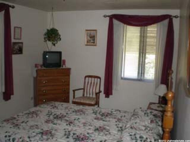 2409 E Bonneville Terrace Dr, Ogden, UT 84403 — photo 4