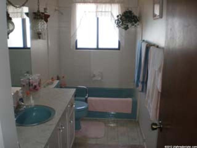 2409 E Bonneville Terrace Dr, Ogden, UT 84403 — photo 7