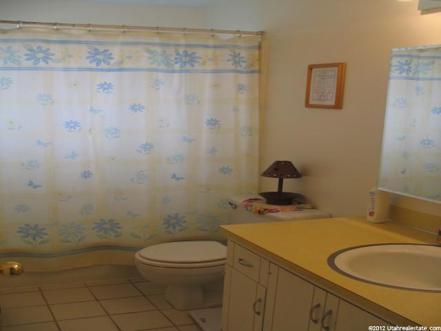 1398 W 2600 N, Clinton, UT 84015 — photo 3