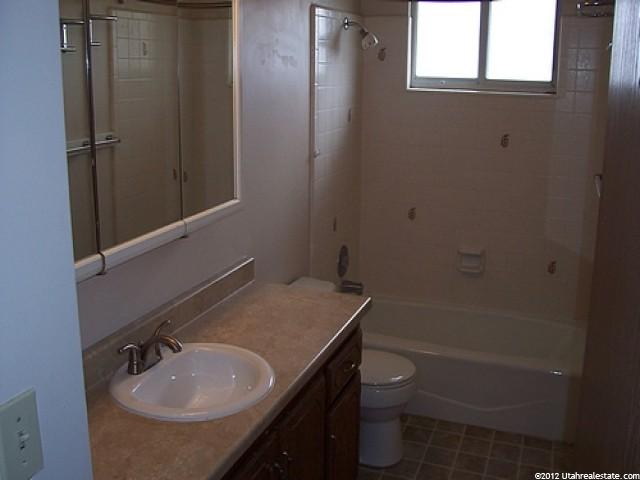 84 E Park Dr, Kaysville, UT 84037 — photo 2