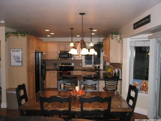 1472 N Evergreen Ln E, Layton, UT 84040 — photo 2