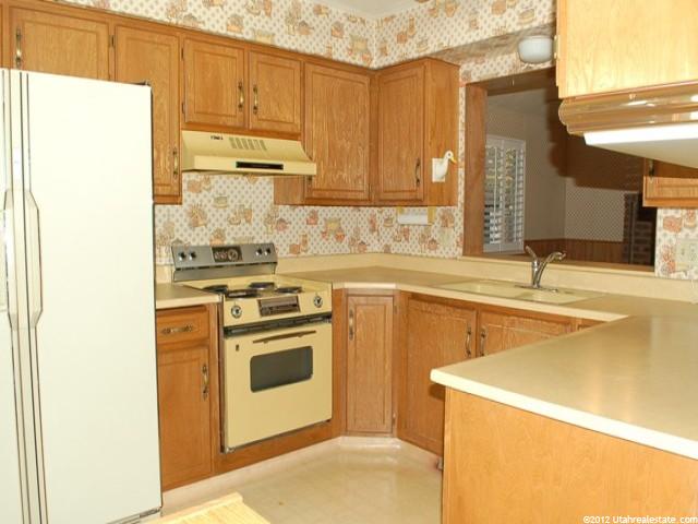 380 Perrine Dr, Midvale, UT 84047 — photo 3