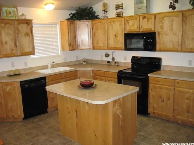 1622 N 2340 W, Clinton, UT 84015 — photo 2
