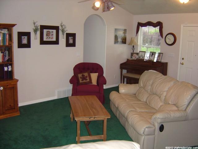 1401 N 1050 W, Clinton, UT 84015 — photo 4