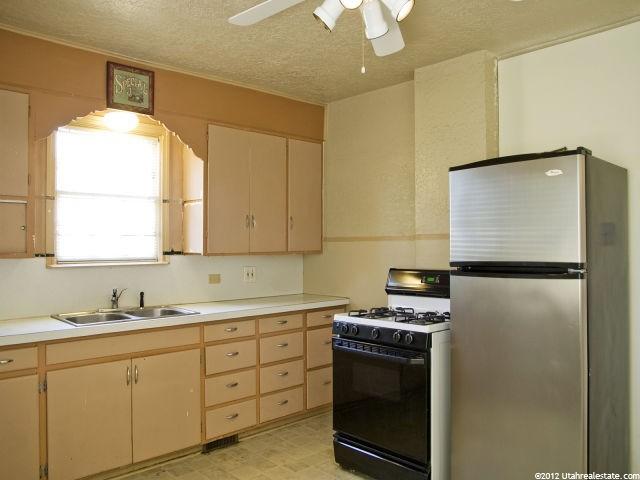 661 2nd St, Ogden, UT 84404 — photo 2