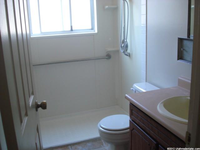 223 E 1900 S, Clearfield, UT 84015 — photo 8