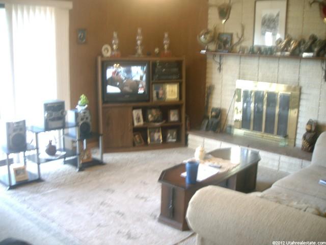 724 Lockwood Dr, Ogden, UT 84404 — photo 2