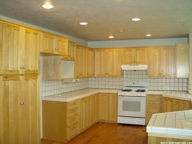 320 E Park Meadow Cir, Hyde Park, UT 84318 — photo 2