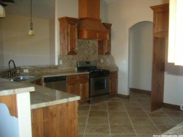 694 Ranier Dr, St. George, UT 84770 — photo 5