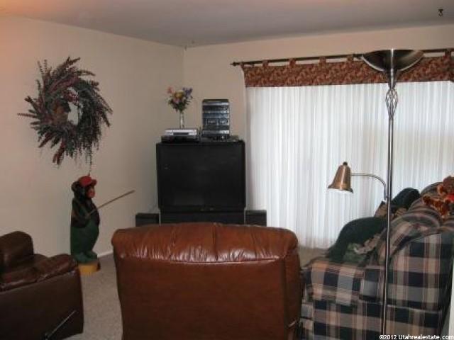 272 E Peach Ln, Bountiful, UT 84010 — photo 2