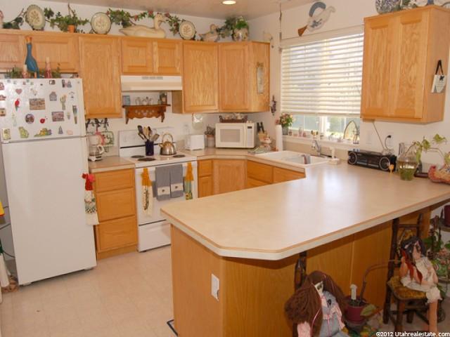 1021 Sara Ln, Ogden, UT 84404 — photo 3
