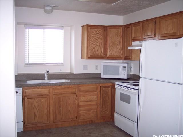 2041 N 1720 W, Clinton, UT 84015 — photo 2