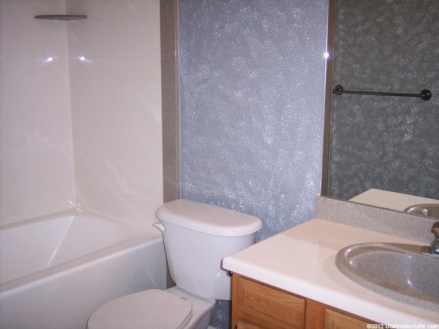 2041 N 1720 W, Clinton, UT 84015 — photo 8