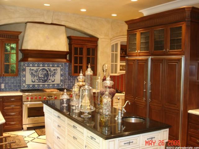 2424 E Walker Ln, Holladay, UT 84117 — photo 3