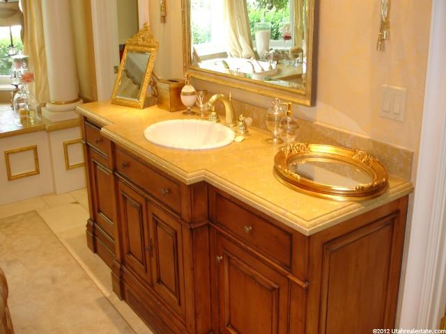 2424 E Walker Ln, Holladay, UT 84117 — photo 7