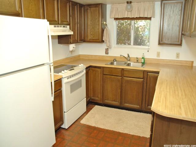1475 E Petal Cir, Sandy, UT 84092 — photo 4