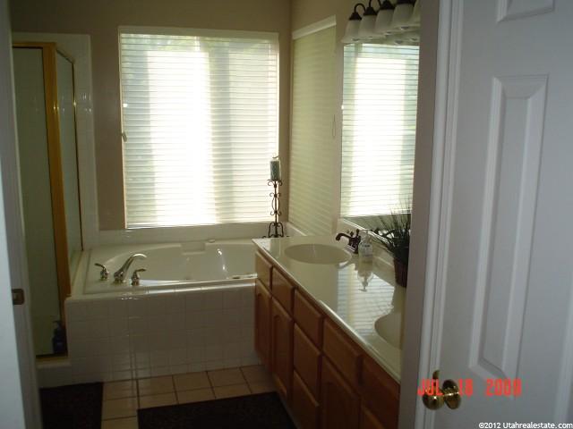 1397 N Willow Valley Dr W, Centerville, UT 84014 — photo 5