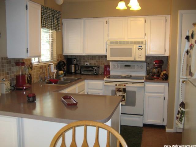 1452 N 550 W, Clinton, UT 84015 — photo 2