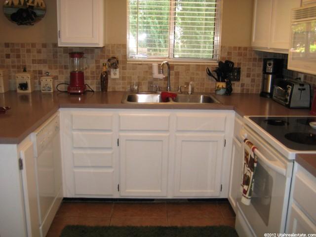 1452 N 550 W, Clinton, UT 84015 — photo 3