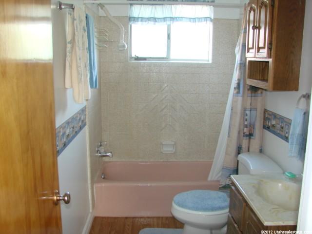 381 N 200 W, Clearfield, UT 84015 — photo 6