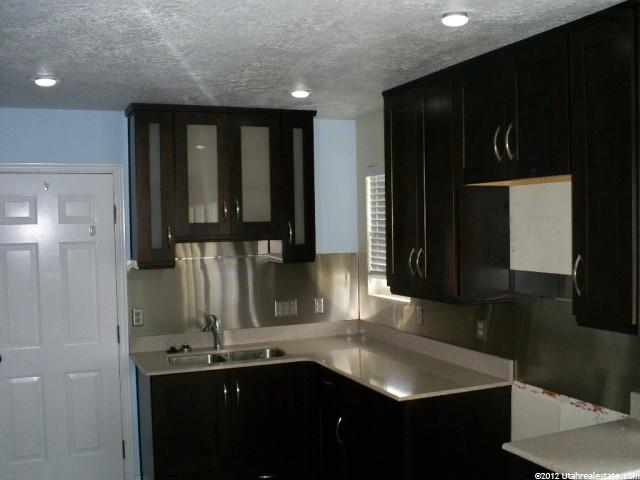 223 E Rawlins Ln, Draper, UT 84020 — photo 2