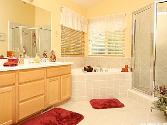1121 N 1170 W, Clinton, UT 84015 — photo 5