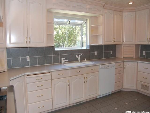 539 E Splendor View Cir, Midvale, UT 84047 — photo 4