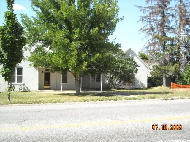 391 E Main St, Hyrum, UT 84319 — photo 2