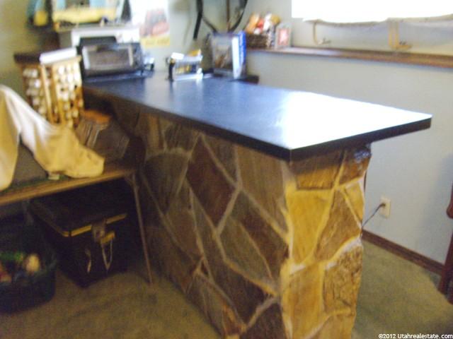 1040 N Kimberly Dr, Layton, UT 84040 — photo 9