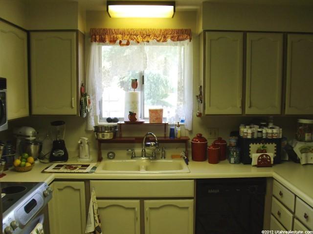 1040 N Kimberly Dr, Layton, UT 84040 — photo 5