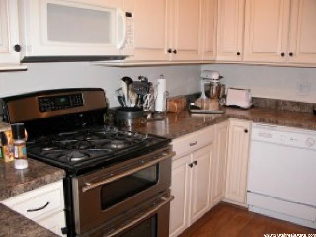 383 W 400 N #13, Bountiful, UT 84010 — photo 3