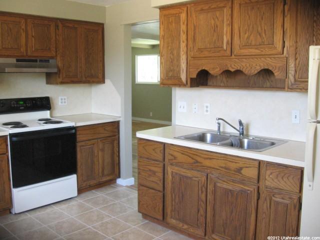 148 W 1075 N, Sunset, UT 84015 — photo 2