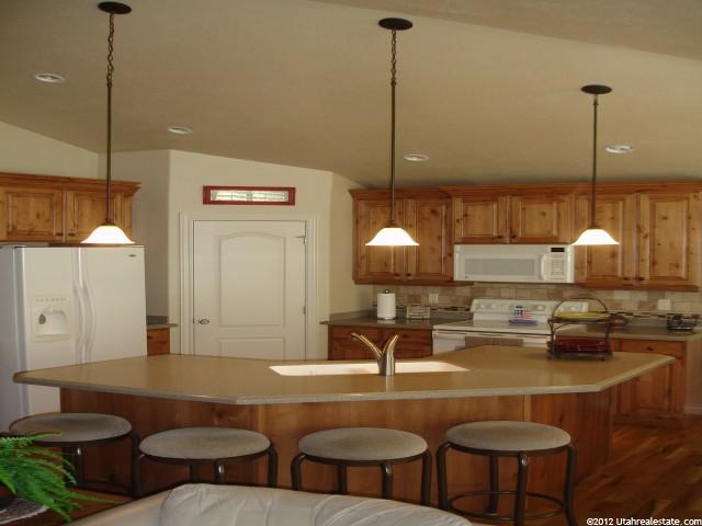 684 W 750 S, Layton, UT 84041 — photo 12
