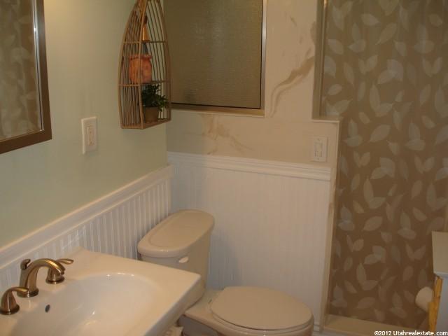 684 W 750 S, Layton, UT 84041 — photo 8