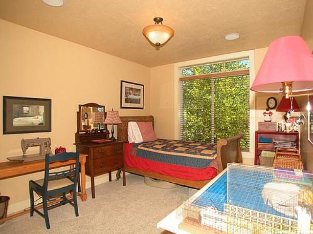 454 Hawthorne Dr, River Heights, UT 84321 — photo 9