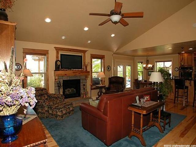 454 Hawthorne Dr, River Heights, UT 84321 — photo 3