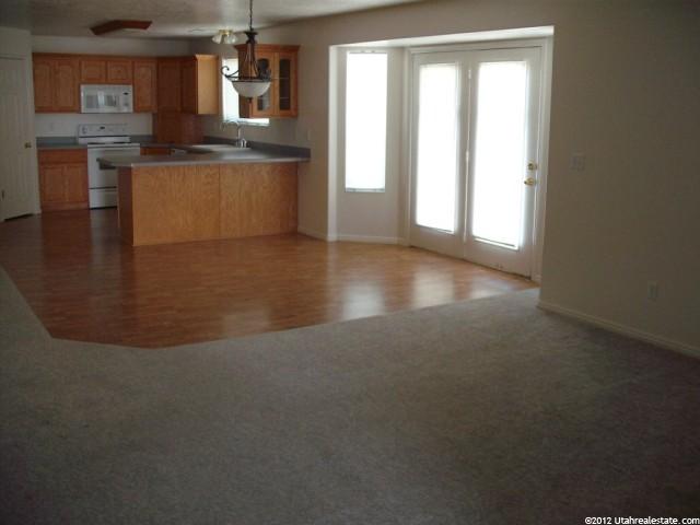 1573 N 2615 W, Clinton, UT 84015 — photo 6
