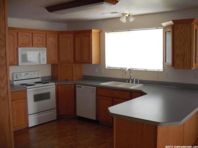 1573 N 2615 W, Clinton, UT 84015 — photo 7