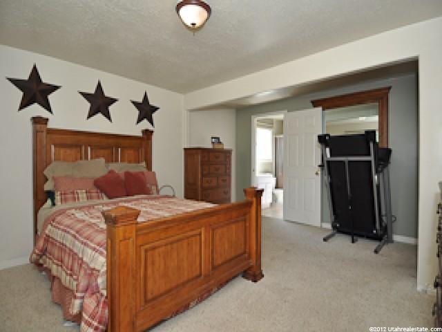 942 Vitt Dr, Ogden, UT 84404 — photo 4