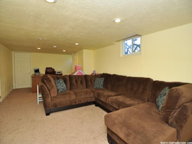 942 Vitt Dr, Ogden, UT 84404 — photo 6