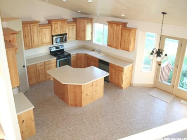 1843 S 2150 W, Syracuse, UT 84075 — photo 4