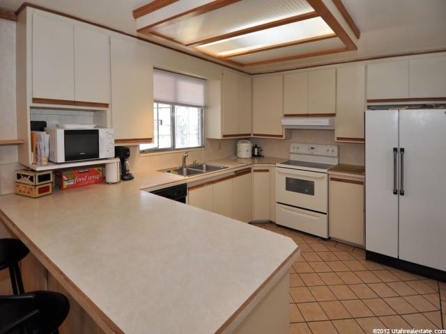 885 E Silver Shadows Dr, Murray, UT 84107 — photo 5