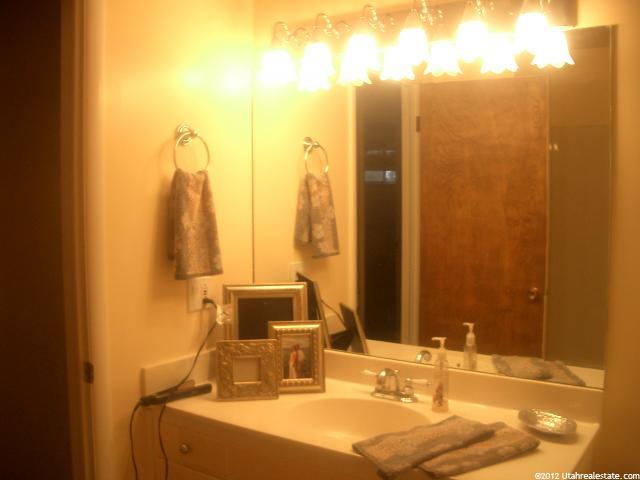 820 N 900 E, Bountiful, UT 84010 — photo 9