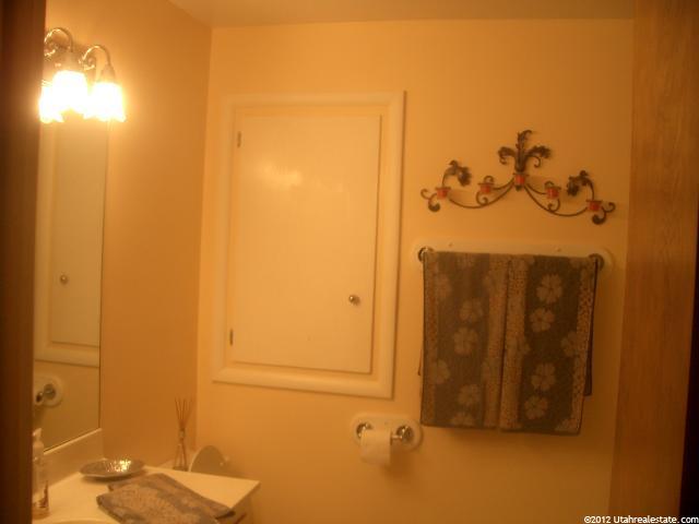 820 N 900 E, Bountiful, UT 84010 — photo 10