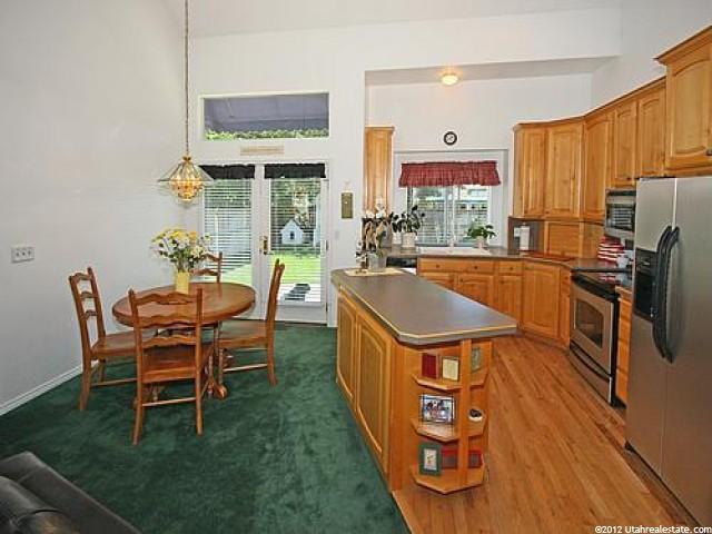 5670 Crown Pointe Dr, Murray, UT 84107 — photo 5