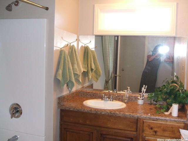 215 E 300 S, Kanosh, UT 84637 — photo 8