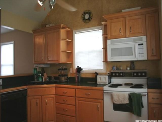 160 E 100 S, Kaysville, UT 84037 — photo 2