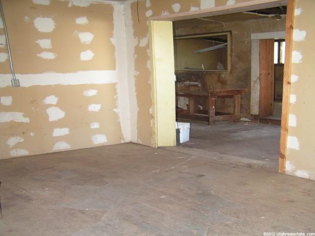116 S Vernal Ave, Vernal, UT 84078 — photo 2
