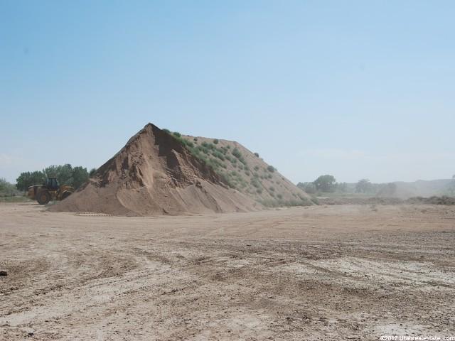 8864 S 1750 E, Myton, UT 84052 — photo 4