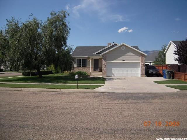 192 W Oaks Dr, Ogden, UT 84404 — photo 2